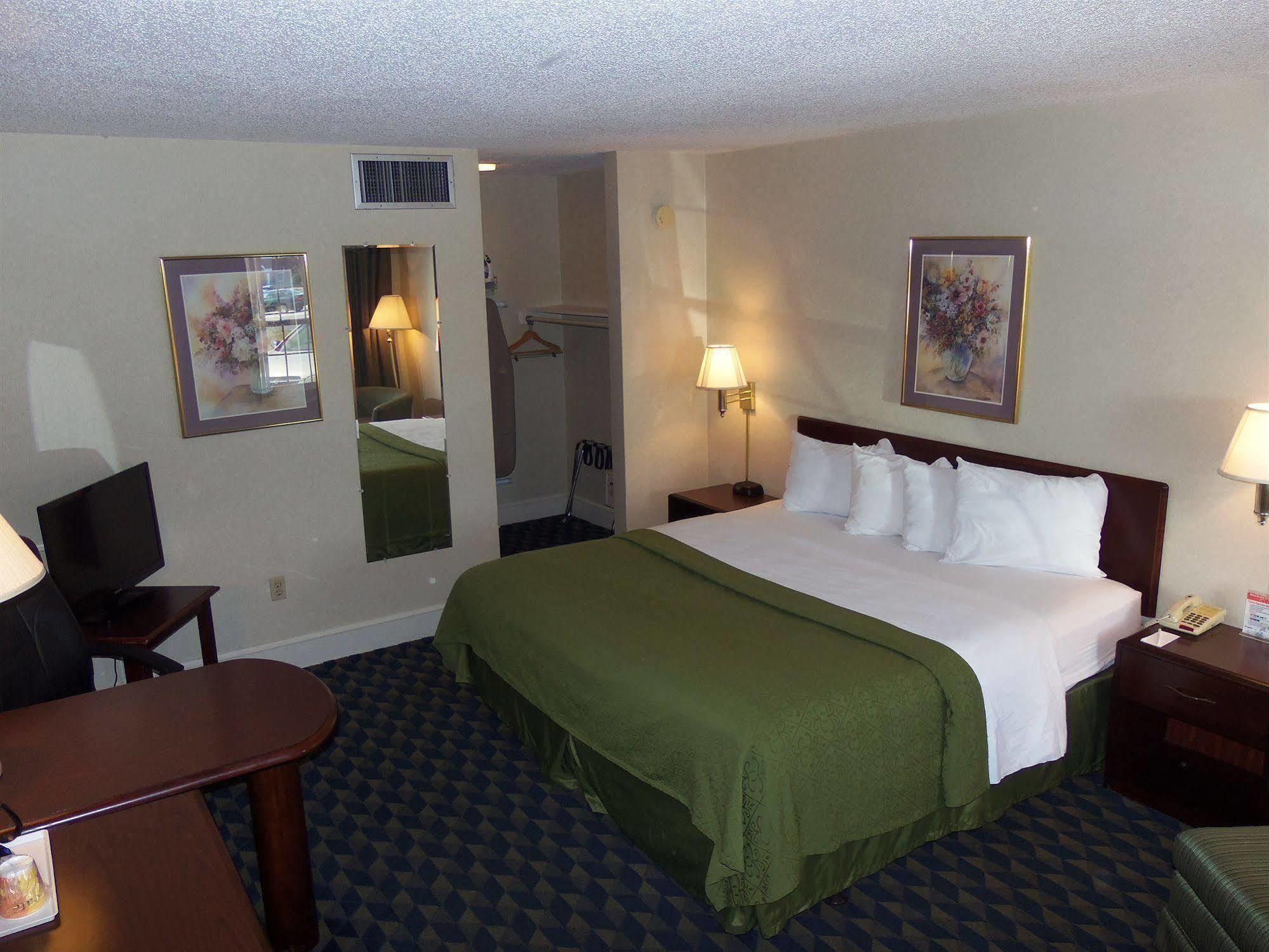 Governor House Inn Arlington/Falls Church Exterior foto